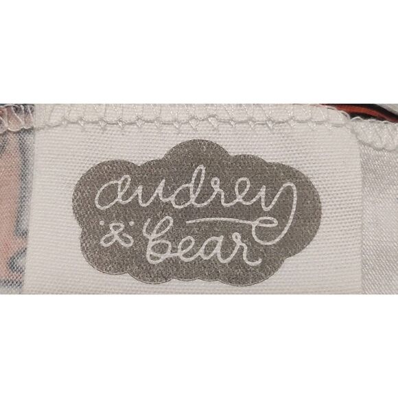 Audrey and the Bear SWADDLE Blanket GIRAFFE Design Richard Finnegan USA Made 36" - Picture 2 of 3